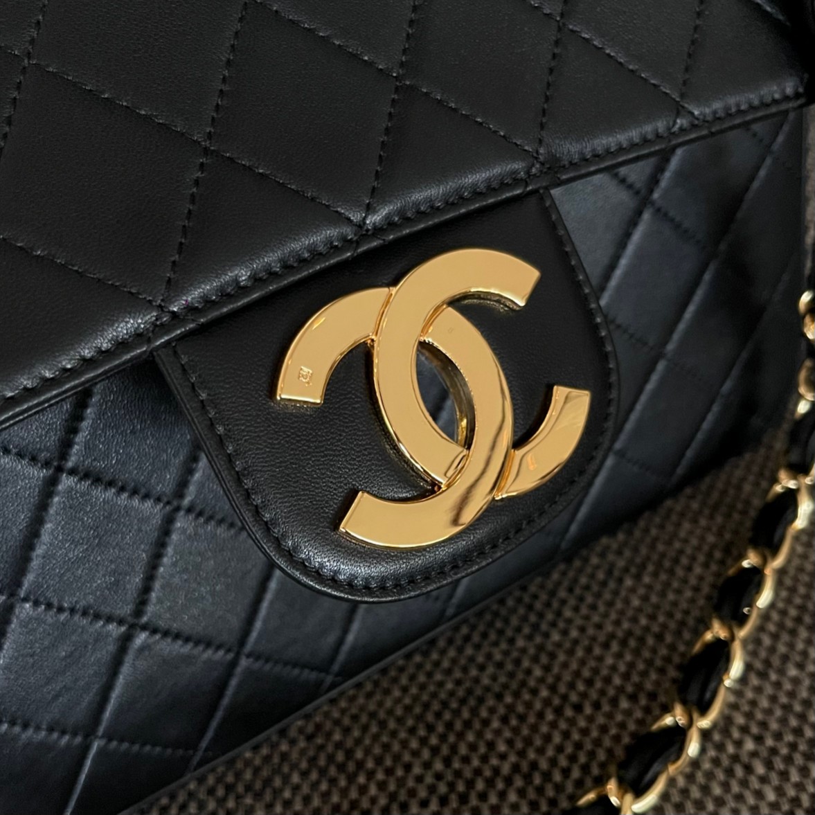 Pre-Owned Chanel Black Quilted Leather Small Vintage Classic Double Flap Bag - Gold Tone Hardware
