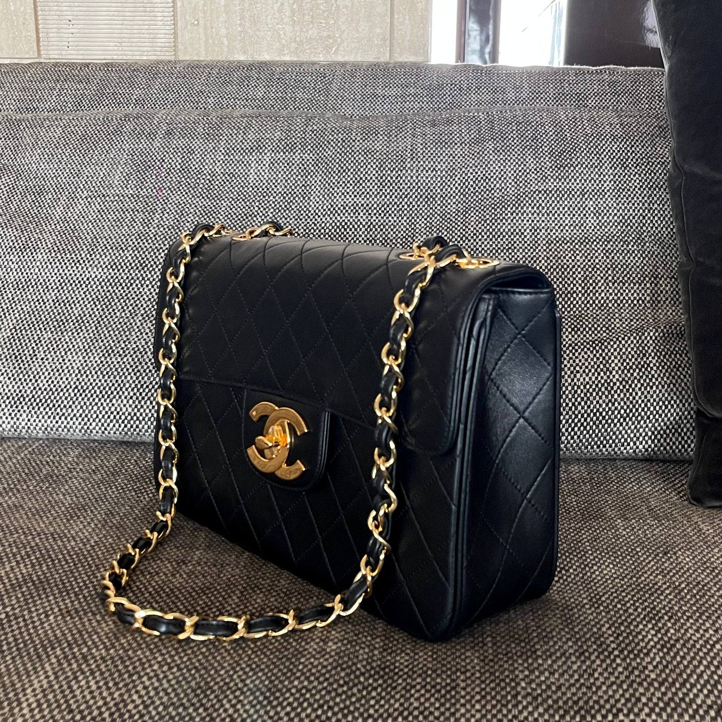 Pre-Owned Chanel Black Quilted Leather Small Vintage Classic Double Flap Bag - Gold Tone Hardware