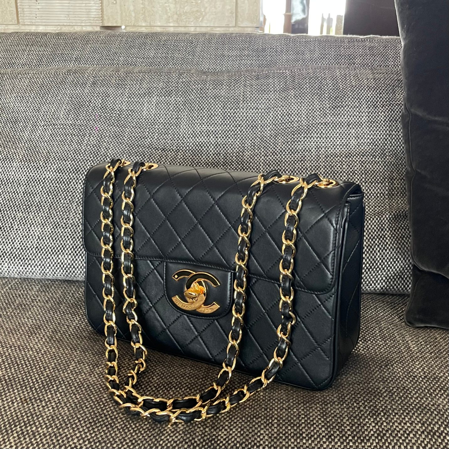 Pre-Owned Chanel Black Quilted Leather Small Vintage Classic Double Flap Bag - Gold Tone Hardware